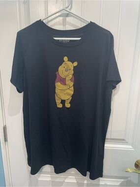 Torrid Black Short Sleeve Tee with Yellow Winnie the Pooh Graphic